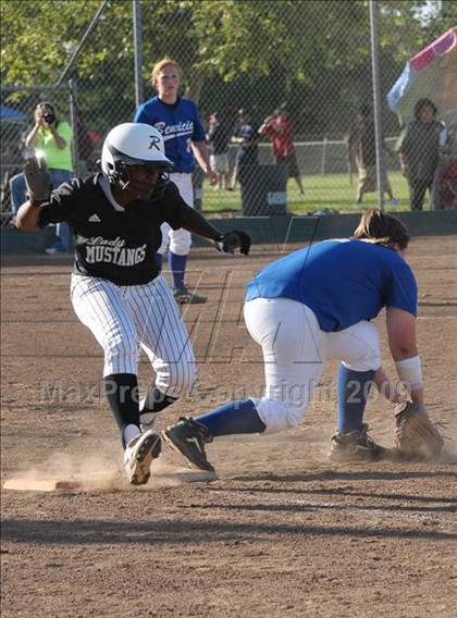 Thumbnail 2 in Benicia vs. Rodriguez (CIF SJS D3 Final) photogallery.