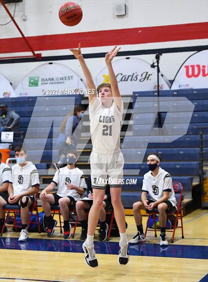 Thumbnail 2 in St. David vs. North Valley Christian Academy  (AIA 1A Semifinal) photogallery.