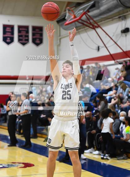 Thumbnail 3 in St. David vs. North Valley Christian Academy  (AIA 1A Semifinal) photogallery.