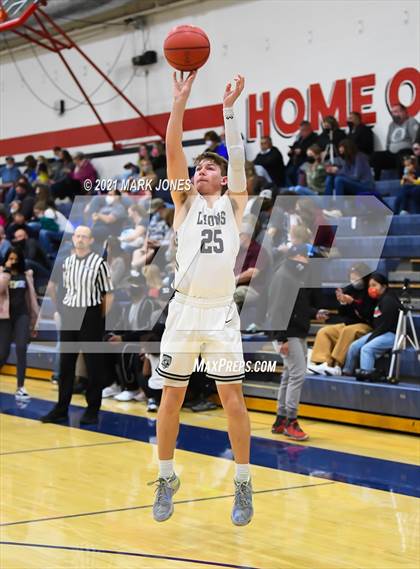 Thumbnail 2 in St. David vs. North Valley Christian Academy  (AIA 1A Semifinal) photogallery.