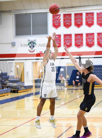 Thumbnail 2 in St. David vs. North Valley Christian Academy  (AIA 1A Semifinal) photogallery.