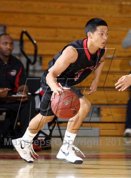 Thumbnail 1 in Santa Fe vs. Artesia (Whittier Holiday Invitational) photogallery.
