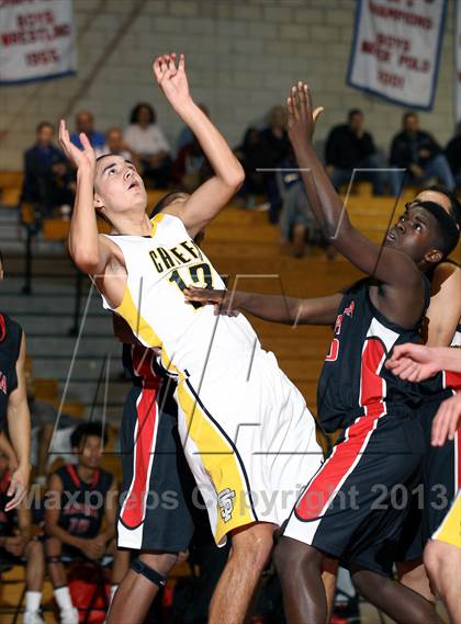 Thumbnail 1 in Santa Fe vs. Artesia (Whittier Holiday Invitational) photogallery.