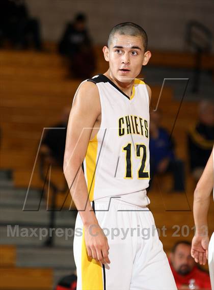 Thumbnail 2 in Santa Fe vs. Artesia (Whittier Holiday Invitational) photogallery.