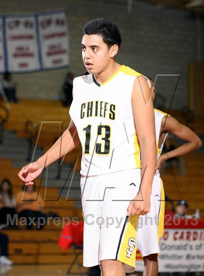 Thumbnail 2 in Santa Fe vs. Artesia (Whittier Holiday Invitational) photogallery.