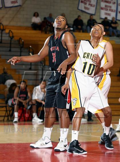 Thumbnail 3 in Santa Fe vs. Artesia (Whittier Holiday Invitational) photogallery.