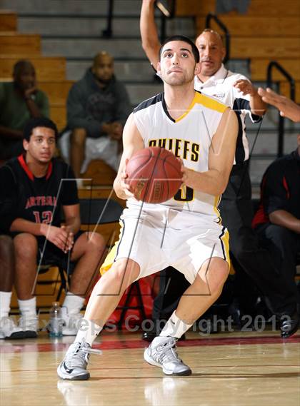 Thumbnail 1 in Santa Fe vs. Artesia (Whittier Holiday Invitational) photogallery.