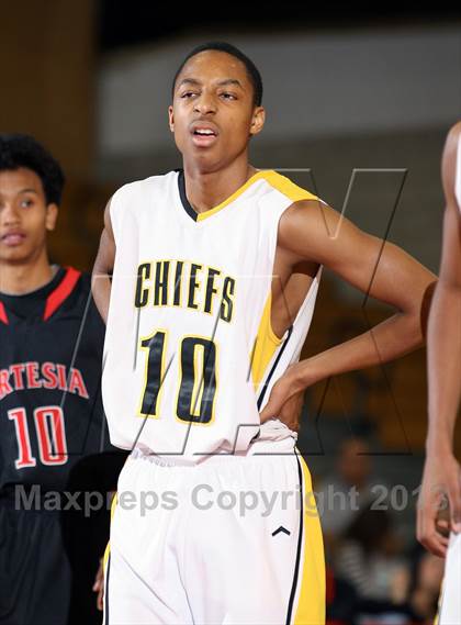 Thumbnail 1 in Santa Fe vs. Artesia (Whittier Holiday Invitational) photogallery.
