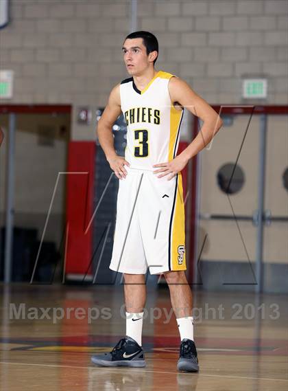 Thumbnail 1 in Santa Fe vs. Artesia (Whittier Holiday Invitational) photogallery.