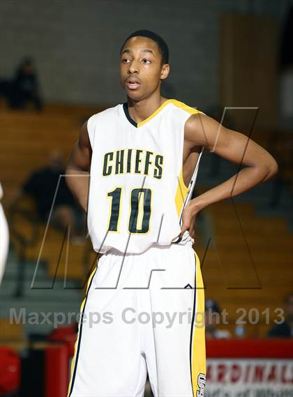 Thumbnail 3 in Santa Fe vs. Artesia (Whittier Holiday Invitational) photogallery.