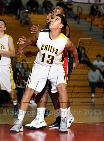 Thumbnail 2 in Santa Fe vs. Artesia (Whittier Holiday Invitational) photogallery.