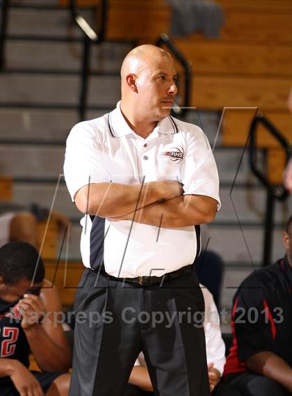Thumbnail 3 in Santa Fe vs. Artesia (Whittier Holiday Invitational) photogallery.