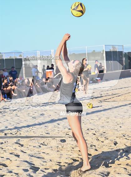 Thumbnail 1 in Mohave vs. Estrella Foothills (AIA DII Pairs Round 1 Playoff) photogallery.