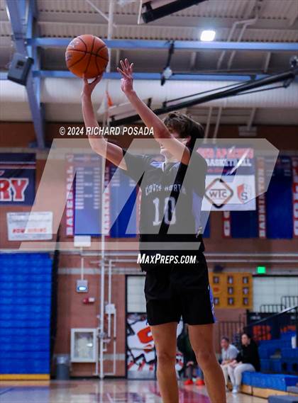 Thumbnail 3 in Clovis North vs. Bullard photogallery.
