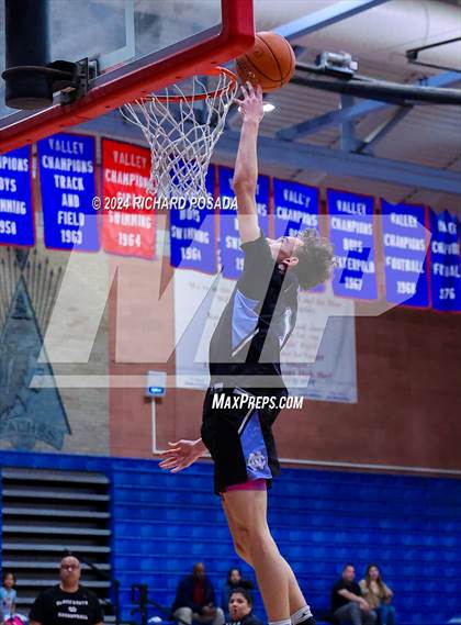 Thumbnail 3 in Clovis North vs. Bullard photogallery.