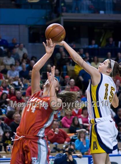 Thumbnail 3 in East Longmeadow vs Andover (MIAA Division 1 Final) photogallery.