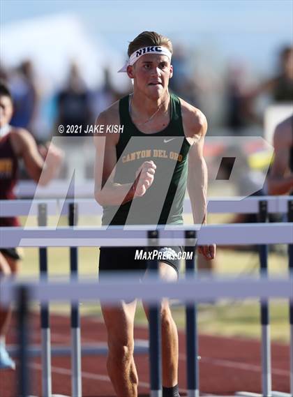Thumbnail 1 in Nighthawk Invitational Day 1 Prelims photogallery.