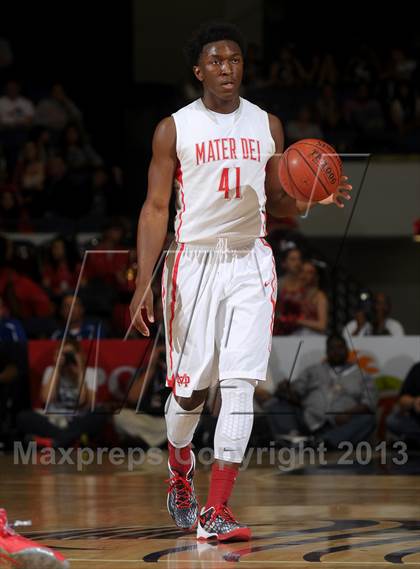 Thumbnail 2 in Mater Dei vs. Etiwanda (CIF SS D1AA Final) photogallery.