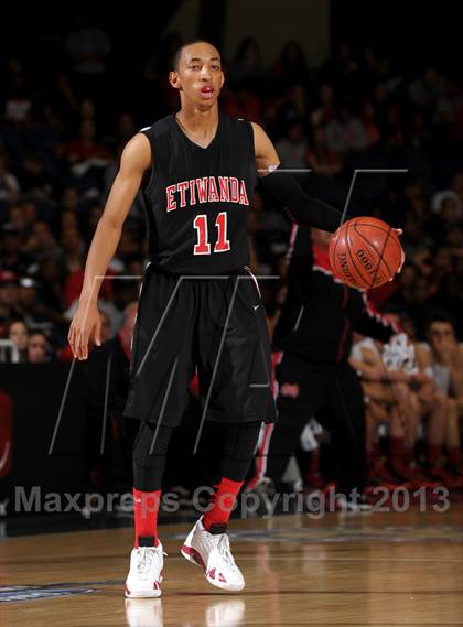 Thumbnail 2 in Mater Dei vs. Etiwanda (CIF SS D1AA Final) photogallery.