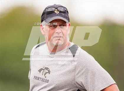Thumbnail 2 in Knoxville Catholic vs Stone Memorial photogallery.