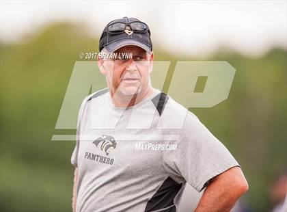 Thumbnail 1 in Knoxville Catholic vs Stone Memorial photogallery.