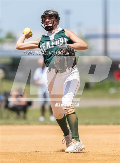 Thumbnail 1 in Carle Place vs. Seaford (NYSPHSAA Section VIII Class B Final Game 1) photogallery.