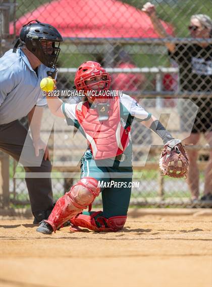 Thumbnail 2 in Carle Place vs. Seaford (NYSPHSAA Section VIII Class B Final Game 1) photogallery.