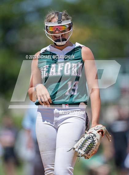 Thumbnail 3 in Carle Place vs. Seaford (NYSPHSAA Section VIII Class B Final Game 1) photogallery.
