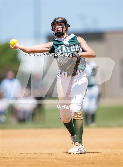 Thumbnail 2 in Carle Place vs. Seaford (NYSPHSAA Section VIII Class B Final Game 1) photogallery.