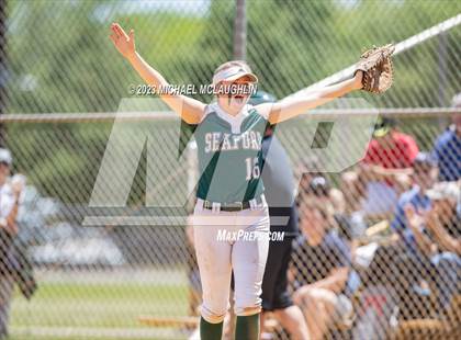 Thumbnail 1 in Carle Place vs. Seaford (NYSPHSAA Section VIII Class B Final Game 1) photogallery.