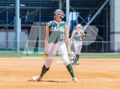 Thumbnail 2 in Carle Place vs. Seaford (NYSPHSAA Section VIII Class B Final Game 1) photogallery.