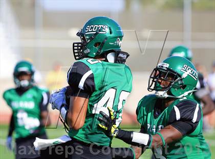 Thumbnail 1 in Oaks Christian vs. Upland (Honor Bowl) photogallery.
