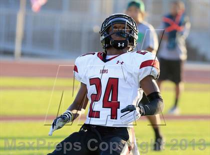 Thumbnail 2 in Oaks Christian vs. Upland (Honor Bowl) photogallery.