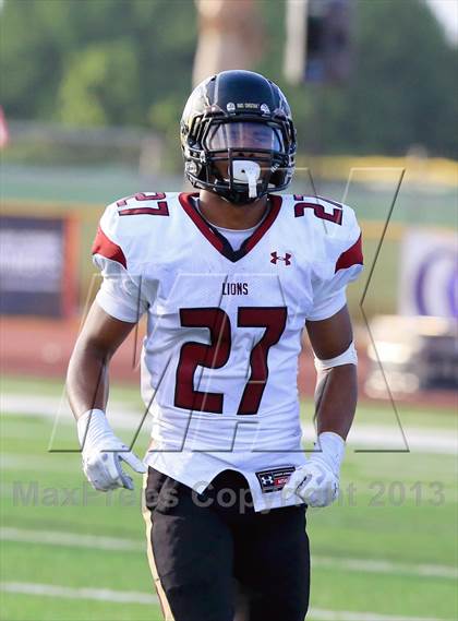 Thumbnail 2 in Oaks Christian vs. Upland (Honor Bowl) photogallery.