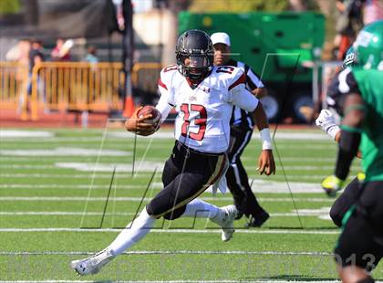 Thumbnail 1 in Oaks Christian vs. Upland (Honor Bowl) photogallery.