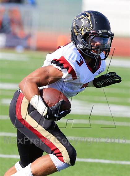 Thumbnail 2 in Oaks Christian vs. Upland (Honor Bowl) photogallery.