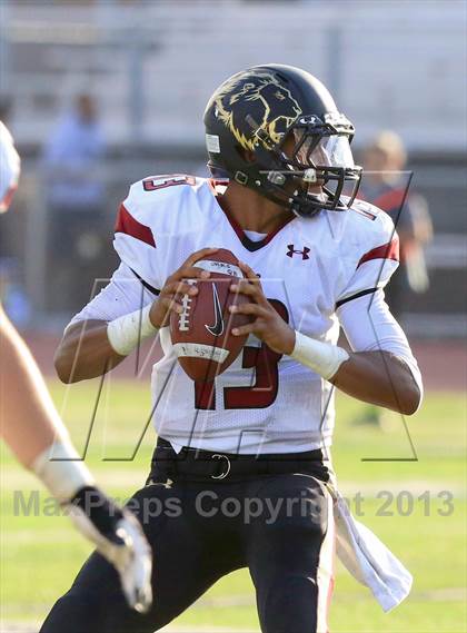 Thumbnail 2 in Oaks Christian vs. Upland (Honor Bowl) photogallery.