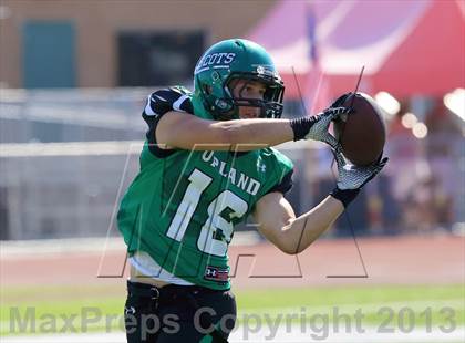 Thumbnail 2 in Oaks Christian vs. Upland (Honor Bowl) photogallery.