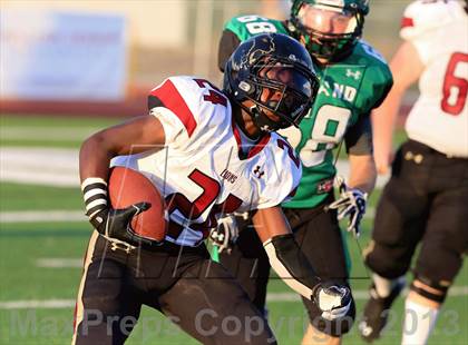Thumbnail 3 in Oaks Christian vs. Upland (Honor Bowl) photogallery.