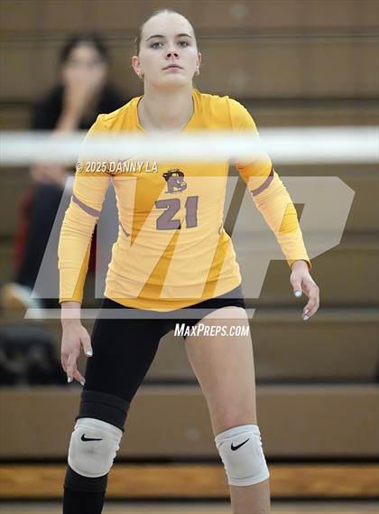 Thumbnail 1 in Oakton vs. Bishop Ireton photogallery.