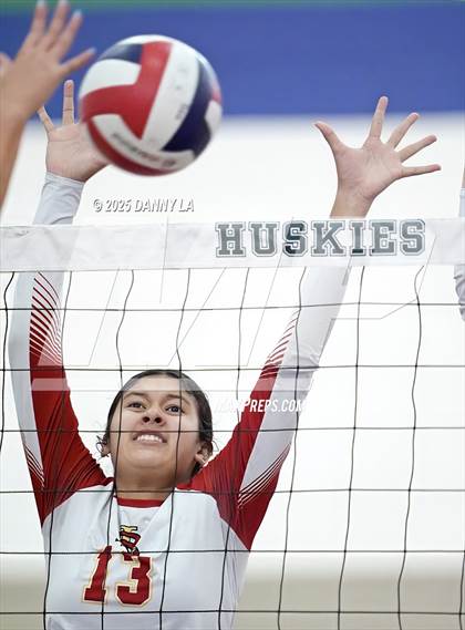 Thumbnail 1 in Oakton vs. Bishop Ireton photogallery.