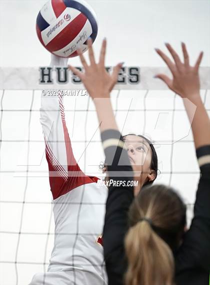 Thumbnail 2 in Oakton vs. Bishop Ireton photogallery.