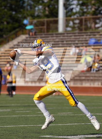 Thumbnail 2 in Kaiser vs Nanakuli (OIA Division 2 Championship) photogallery.