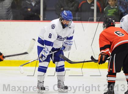 Thumbnail 2 in Darien vs. Ridgefield (FCIAC Semifinal) photogallery.