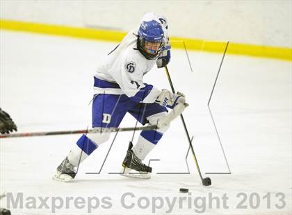 Thumbnail 3 in Darien vs. Ridgefield (FCIAC Semifinal) photogallery.