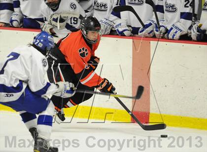 Thumbnail 1 in Darien vs. Ridgefield (FCIAC Semifinal) photogallery.
