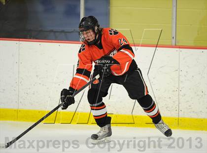 Thumbnail 1 in Darien vs. Ridgefield (FCIAC Semifinal) photogallery.