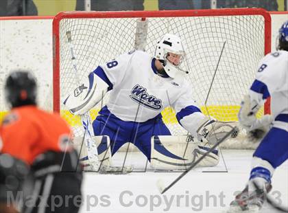 Thumbnail 2 in Darien vs. Ridgefield (FCIAC Semifinal) photogallery.