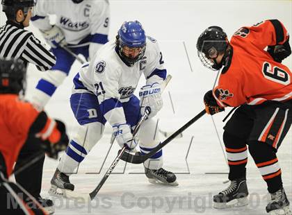 Thumbnail 1 in Darien vs. Ridgefield (FCIAC Semifinal) photogallery.