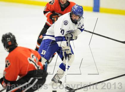 Thumbnail 2 in Darien vs. Ridgefield (FCIAC Semifinal) photogallery.